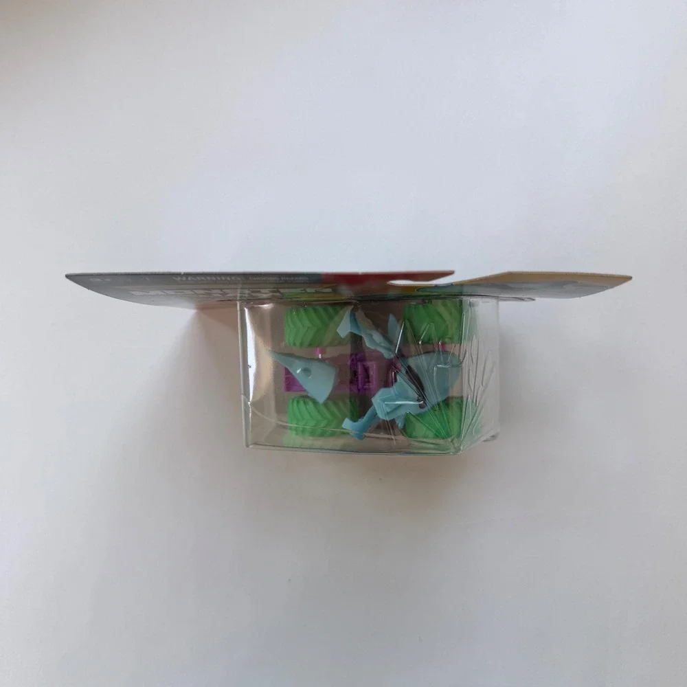 Monster Jam Smash & Bash Nitro Neon Megalodon Series 03 Purple Green Shark Truck